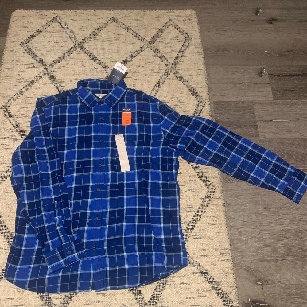 Men’s long sleeve button up flannel